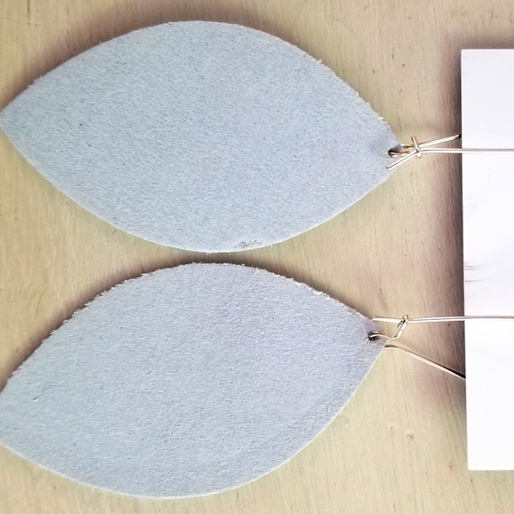 Leather earrings - Picture 3 of 5